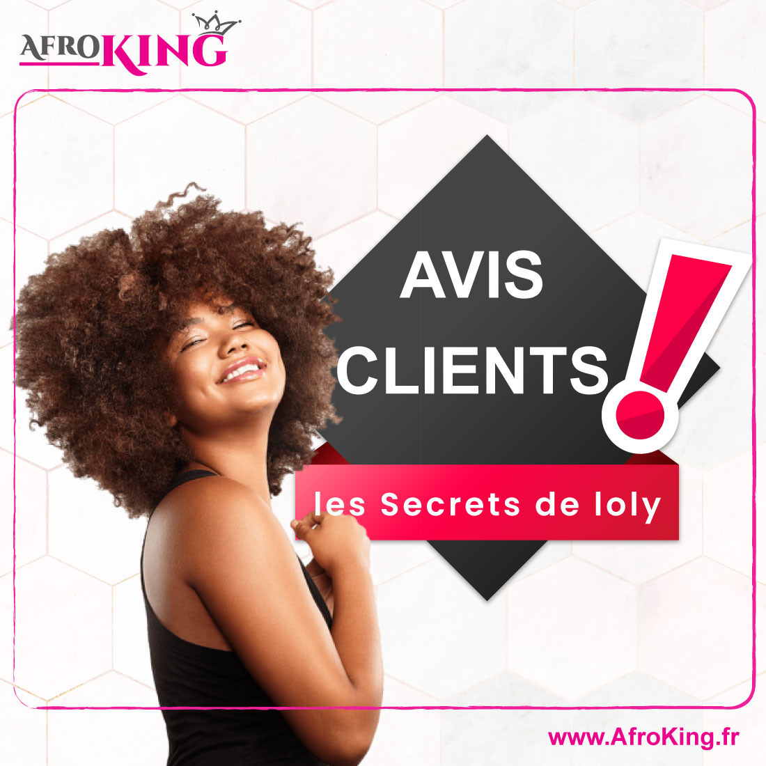 Femme souriante utilisant un produit Les Secrets de Loly